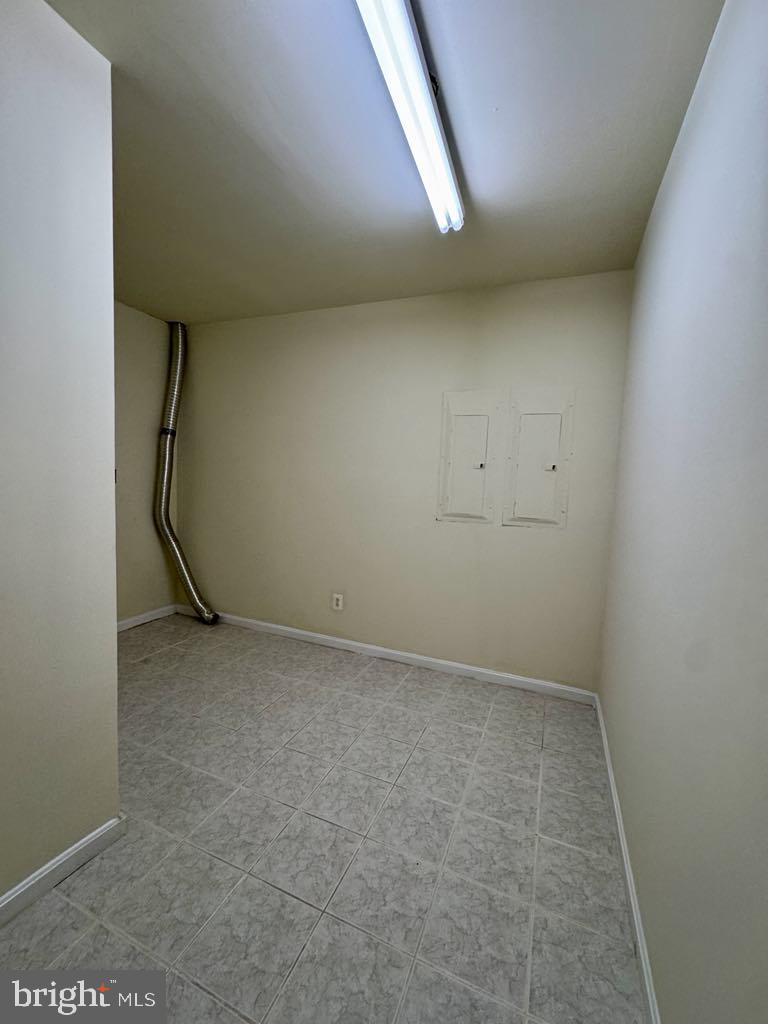 7615 MCWEADON LN, SPRINGFIELD, Virginia 22150, 6 Bedrooms Bedrooms, ,5 BathroomsBathrooms,Residential,For sale,7615 MCWEADON LN,VAFX2240948 MLS # VAFX2240948