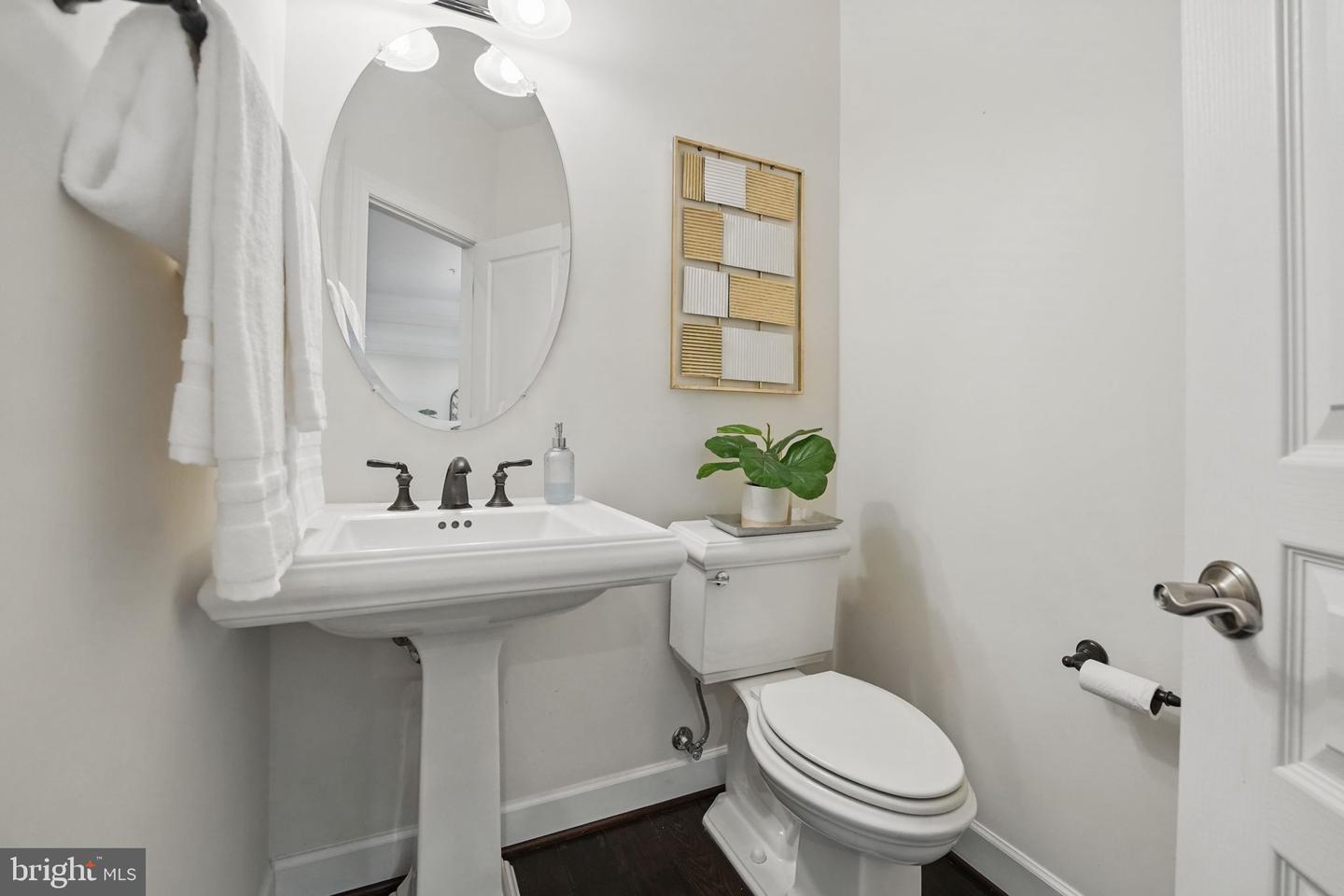 4094 GLENDALE WAY, FAIRFAX, Virginia 22030, 3 Bedrooms Bedrooms, ,2 BathroomsBathrooms,Residential,For sale,4094 GLENDALE WAY,VAFC2006362 MLS # VAFC2006362