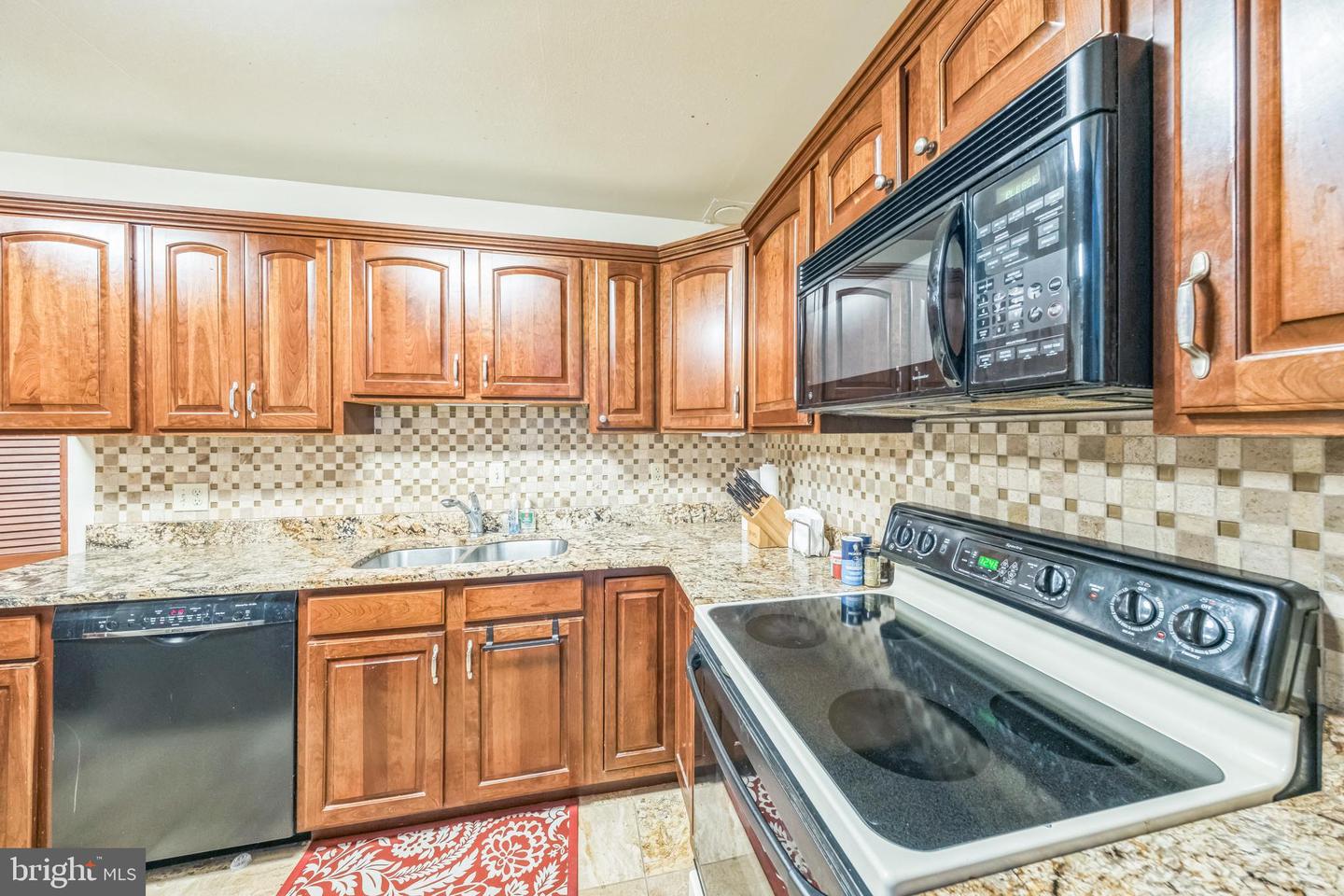 6101 EDSALL RD #702, ALEXANDRIA, Virginia 22304, 2 Bedrooms Bedrooms, ,2 BathroomsBathrooms,Residential,For sale,6101 EDSALL RD #702,VAAX2045660 MLS # VAAX2045660