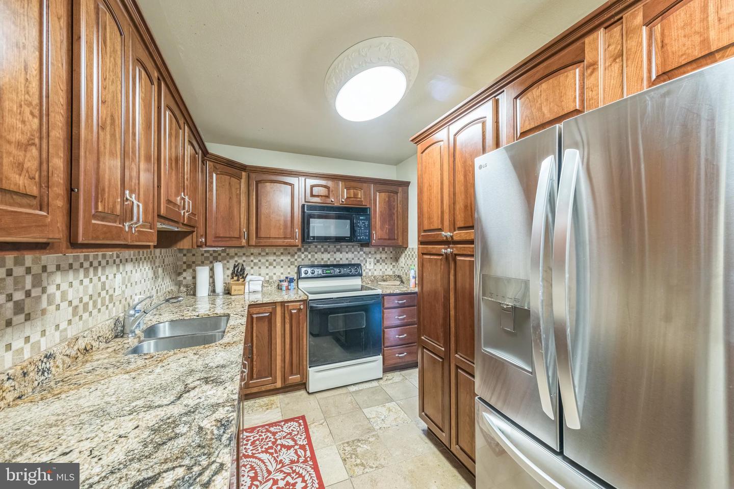 6101 EDSALL RD #702, ALEXANDRIA, Virginia 22304, 2 Bedrooms Bedrooms, ,2 BathroomsBathrooms,Residential,For sale,6101 EDSALL RD #702,VAAX2045660 MLS # VAAX2045660