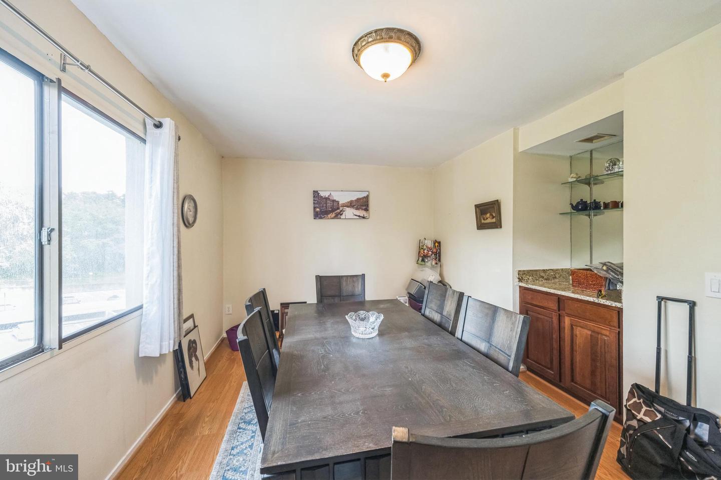 6101 EDSALL RD #702, ALEXANDRIA, Virginia 22304, 2 Bedrooms Bedrooms, ,2 BathroomsBathrooms,Residential,For sale,6101 EDSALL RD #702,VAAX2045660 MLS # VAAX2045660