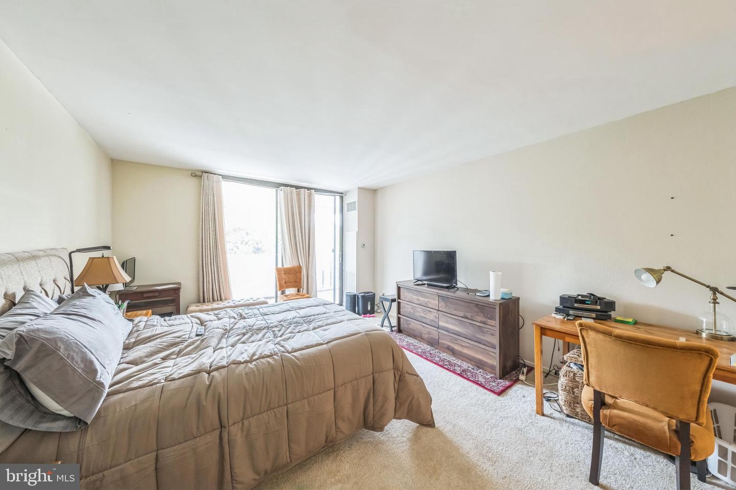 6101 EDSALL RD #702, ALEXANDRIA, Virginia 22304, 2 Bedrooms Bedrooms, ,2 BathroomsBathrooms,Residential,For sale,6101 EDSALL RD #702,VAAX2045660 MLS # VAAX2045660