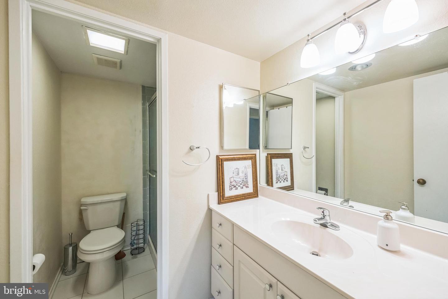 6101 EDSALL RD #702, ALEXANDRIA, Virginia 22304, 2 Bedrooms Bedrooms, ,2 BathroomsBathrooms,Residential,For sale,6101 EDSALL RD #702,VAAX2045660 MLS # VAAX2045660