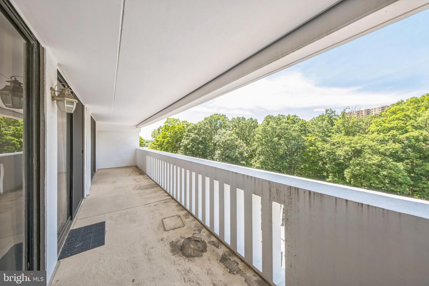 6101 EDSALL RD #702, ALEXANDRIA, Virginia 22304, 2 Bedrooms Bedrooms, ,2 BathroomsBathrooms,Residential,For sale,6101 EDSALL RD #702,VAAX2045660 MLS # VAAX2045660