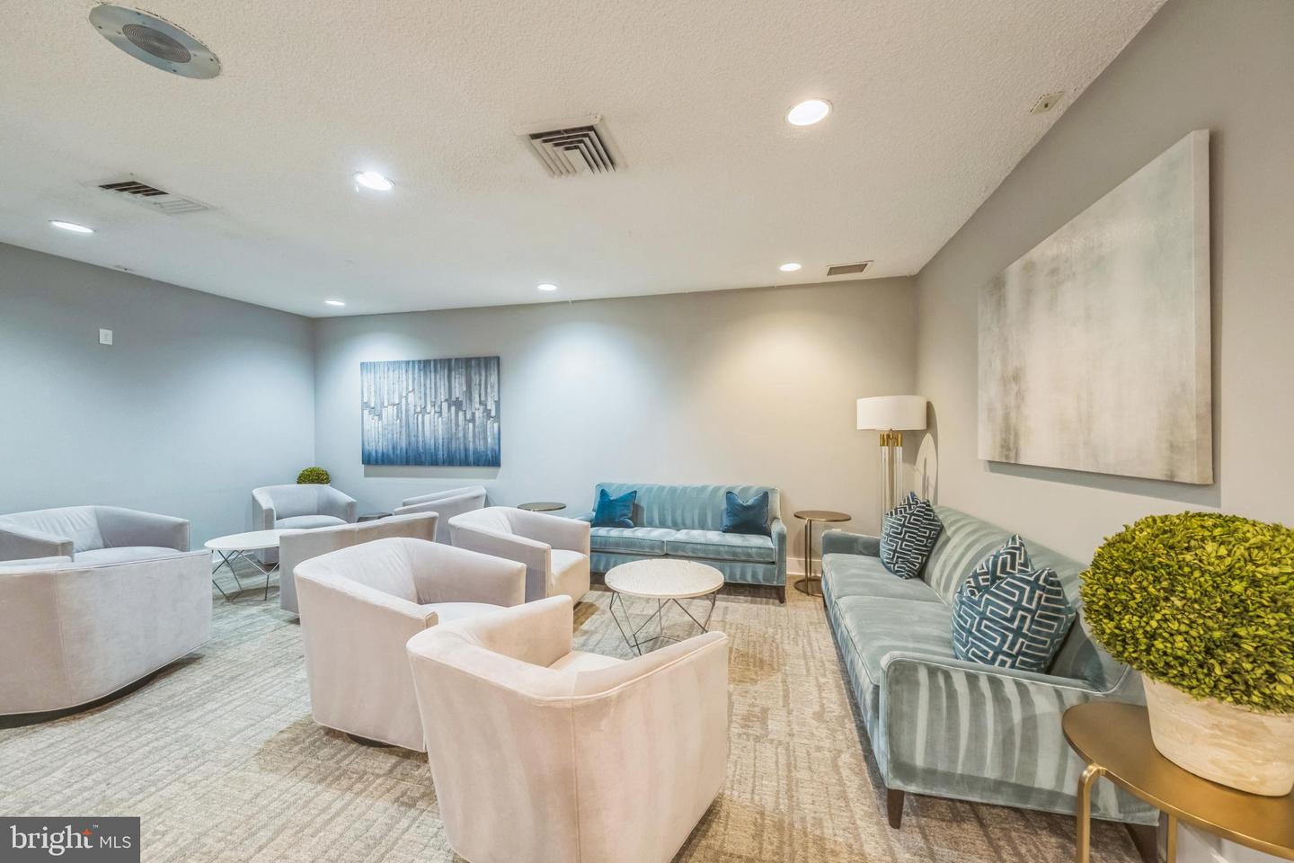 6101 EDSALL RD #702, ALEXANDRIA, Virginia 22304, 2 Bedrooms Bedrooms, ,2 BathroomsBathrooms,Residential,For sale,6101 EDSALL RD #702,VAAX2045660 MLS # VAAX2045660