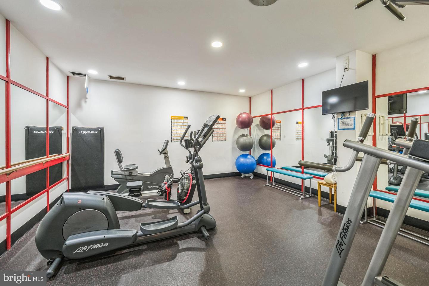 6101 EDSALL RD #702, ALEXANDRIA, Virginia 22304, 2 Bedrooms Bedrooms, ,2 BathroomsBathrooms,Residential,For sale,6101 EDSALL RD #702,VAAX2045660 MLS # VAAX2045660