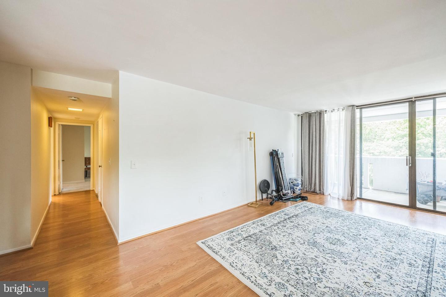 6101 EDSALL RD #702, ALEXANDRIA, Virginia 22304, 2 Bedrooms Bedrooms, ,2 BathroomsBathrooms,Residential,For sale,6101 EDSALL RD #702,VAAX2045660 MLS # VAAX2045660
