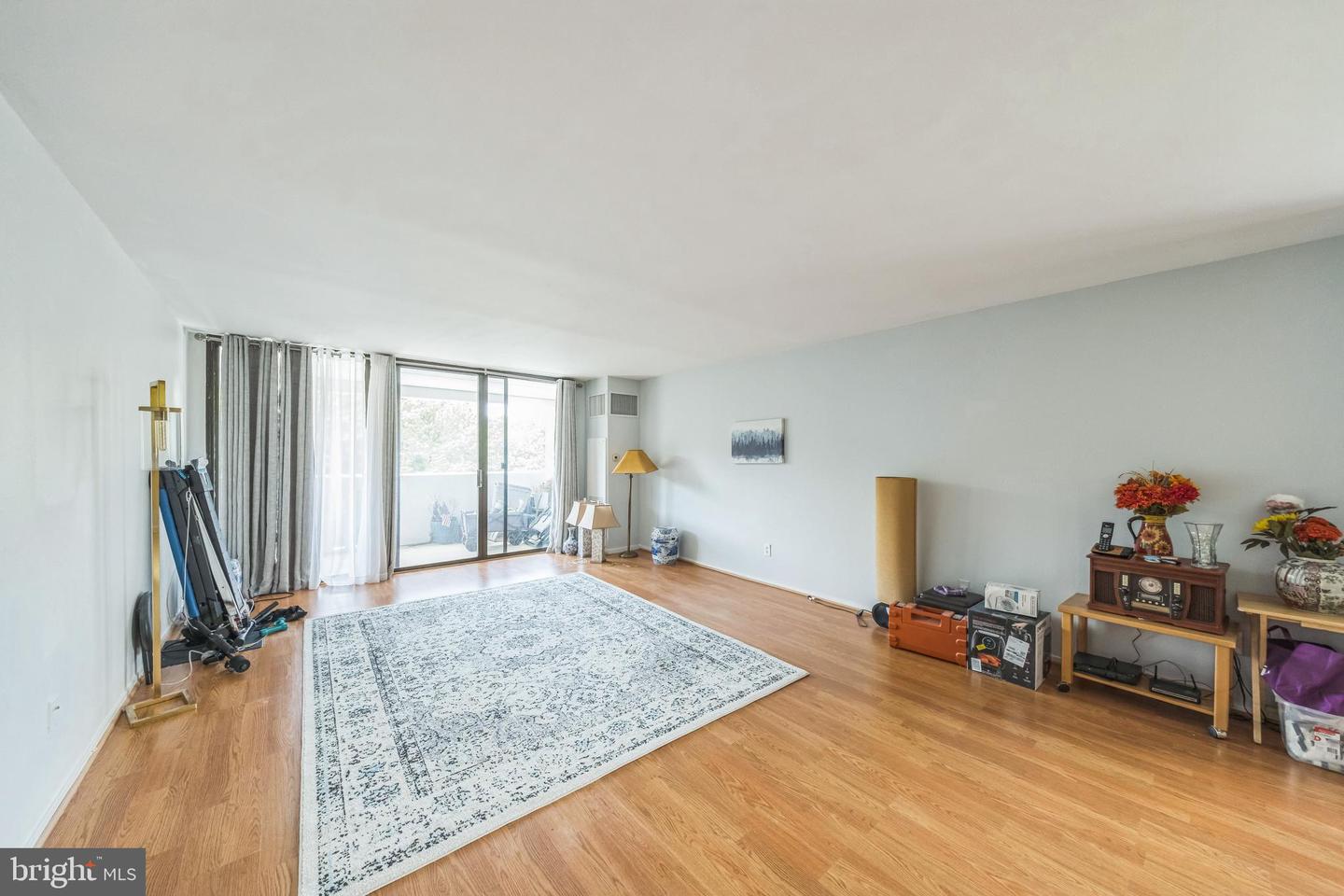 6101 EDSALL RD #702, ALEXANDRIA, Virginia 22304, 2 Bedrooms Bedrooms, ,2 BathroomsBathrooms,Residential,For sale,6101 EDSALL RD #702,VAAX2045660 MLS # VAAX2045660