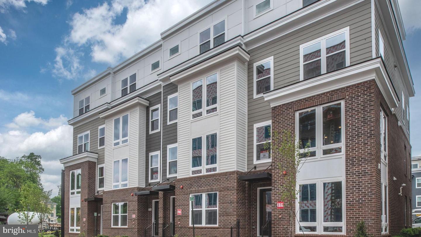 10584 NORTHFAX ST, FAIRFAX, Virginia 22030, 5 Bedrooms Bedrooms, ,4 BathroomsBathrooms,Residential,For sale,10584 NORTHFAX ST,VAFC2006372 MLS # VAFC2006372