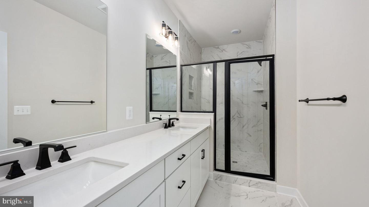 10584 NORTHFAX ST, FAIRFAX, Virginia 22030, 5 Bedrooms Bedrooms, ,4 BathroomsBathrooms,Residential,For sale,10584 NORTHFAX ST,VAFC2006372 MLS # VAFC2006372