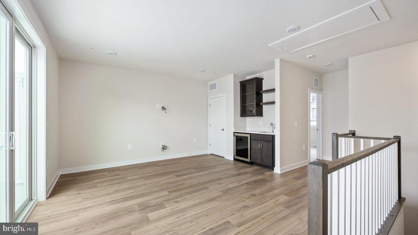10584 NORTHFAX ST, FAIRFAX, Virginia 22030, 5 Bedrooms Bedrooms, ,4 BathroomsBathrooms,Residential,For sale,10584 NORTHFAX ST,VAFC2006372 MLS # VAFC2006372