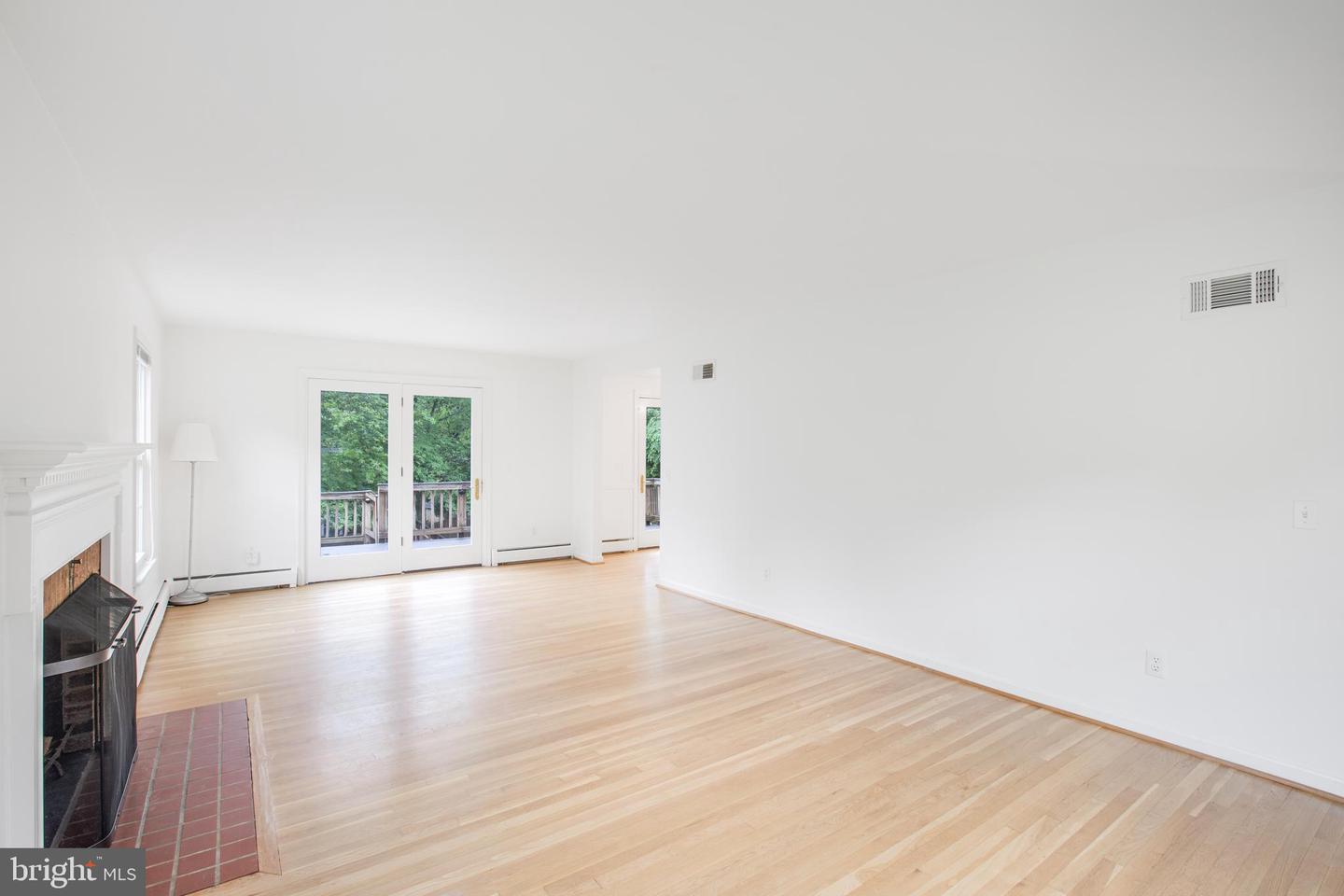 8007 LEWINSVILLE RD, MCLEAN, Virginia 22102, 4 Bedrooms Bedrooms, ,3 BathroomsBathrooms,Residential,For sale,8007 LEWINSVILLE RD,VAFX2243408 MLS # VAFX2243408