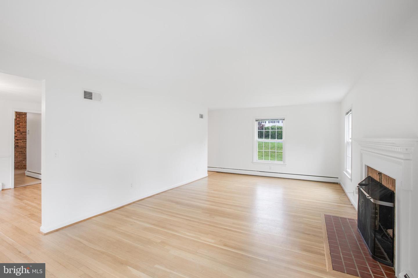 8007 LEWINSVILLE RD, MCLEAN, Virginia 22102, 4 Bedrooms Bedrooms, ,3 BathroomsBathrooms,Residential,For sale,8007 LEWINSVILLE RD,VAFX2243408 MLS # VAFX2243408