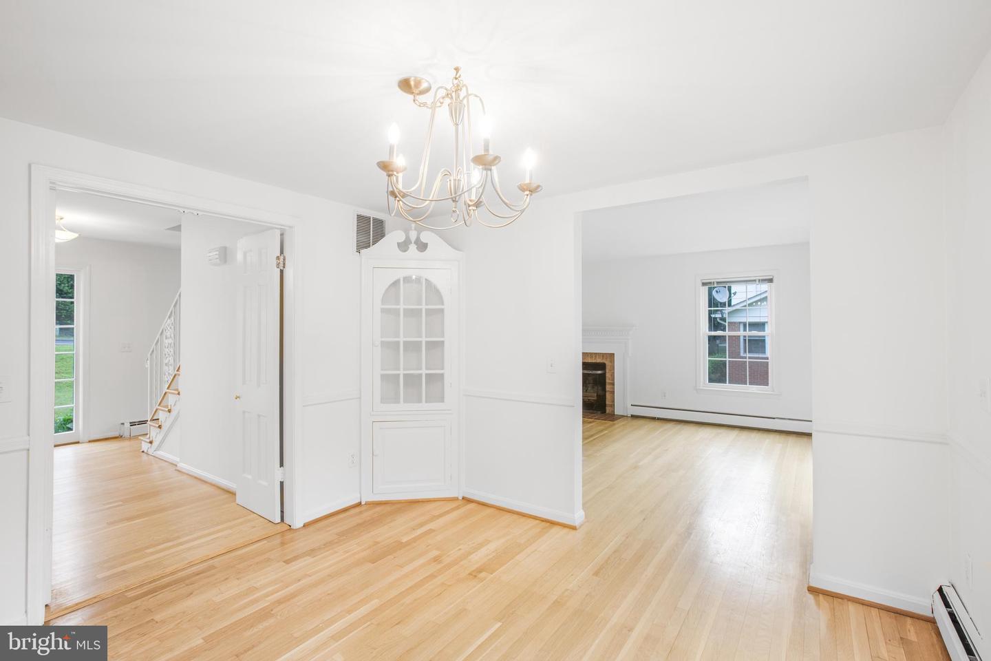 8007 LEWINSVILLE RD, MCLEAN, Virginia 22102, 4 Bedrooms Bedrooms, ,3 BathroomsBathrooms,Residential,For sale,8007 LEWINSVILLE RD,VAFX2243408 MLS # VAFX2243408