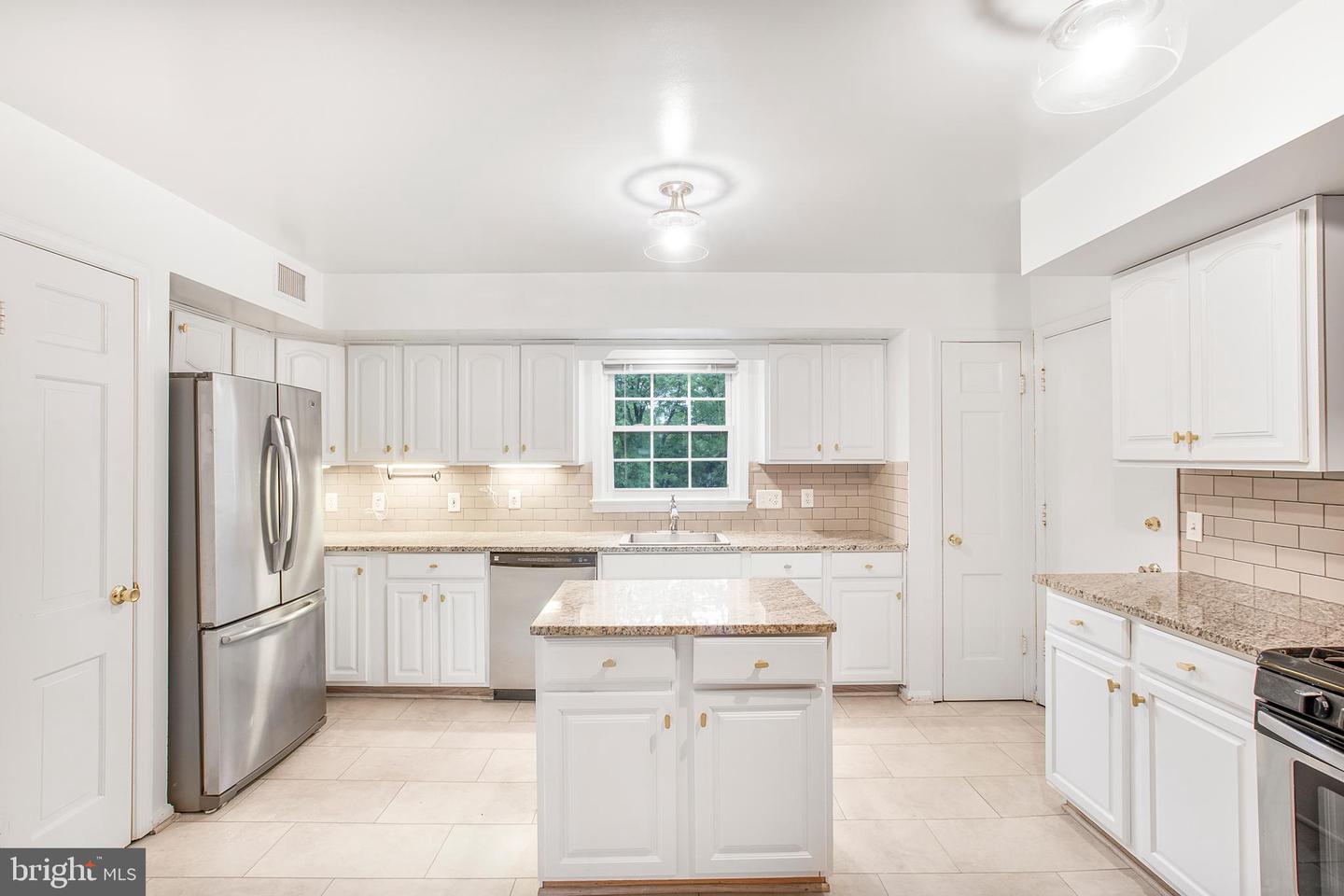 8007 LEWINSVILLE RD, MCLEAN, Virginia 22102, 4 Bedrooms Bedrooms, ,3 BathroomsBathrooms,Residential,For sale,8007 LEWINSVILLE RD,VAFX2243408 MLS # VAFX2243408