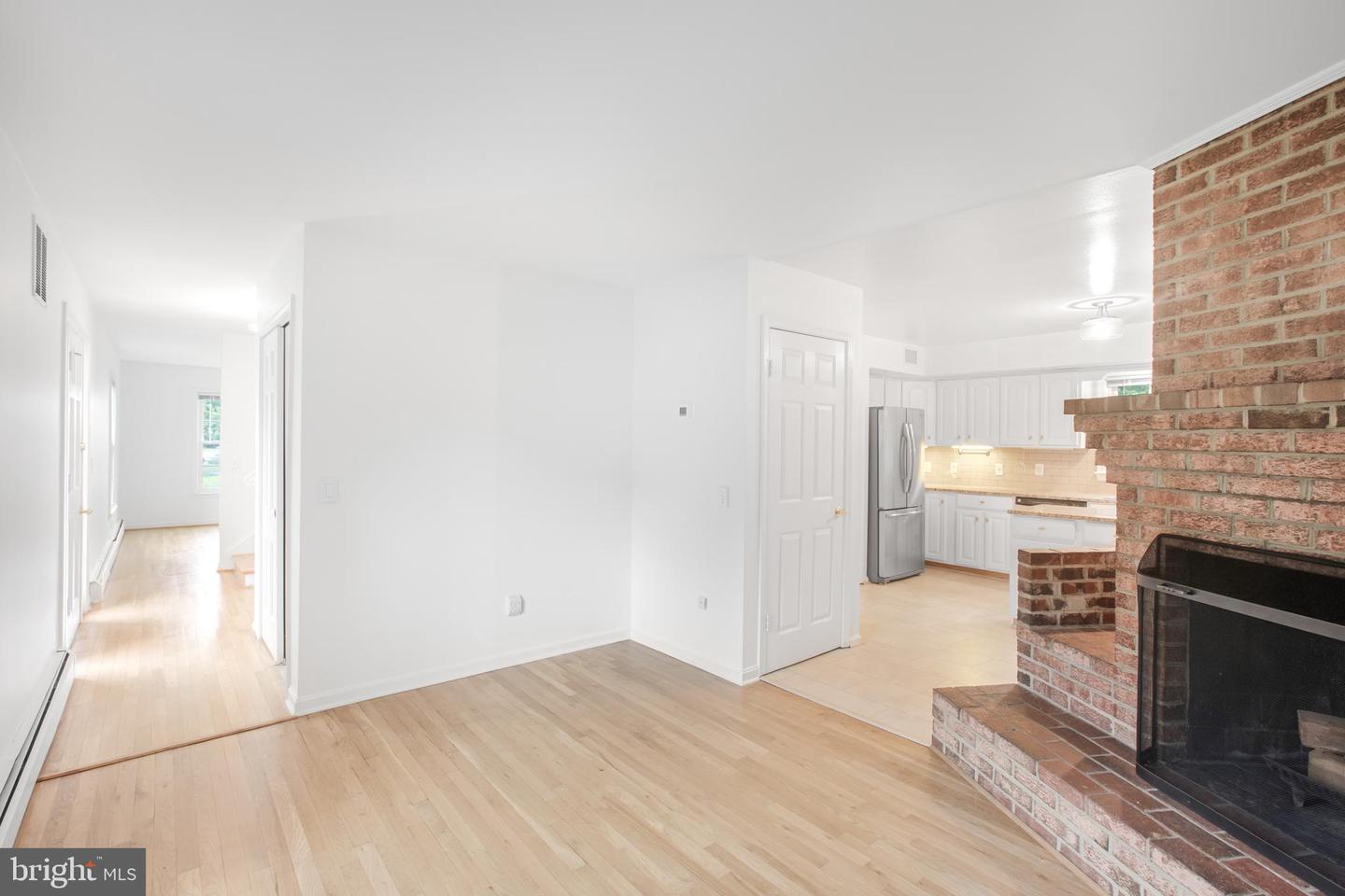 8007 LEWINSVILLE RD, MCLEAN, Virginia 22102, 4 Bedrooms Bedrooms, ,3 BathroomsBathrooms,Residential,For sale,8007 LEWINSVILLE RD,VAFX2243408 MLS # VAFX2243408