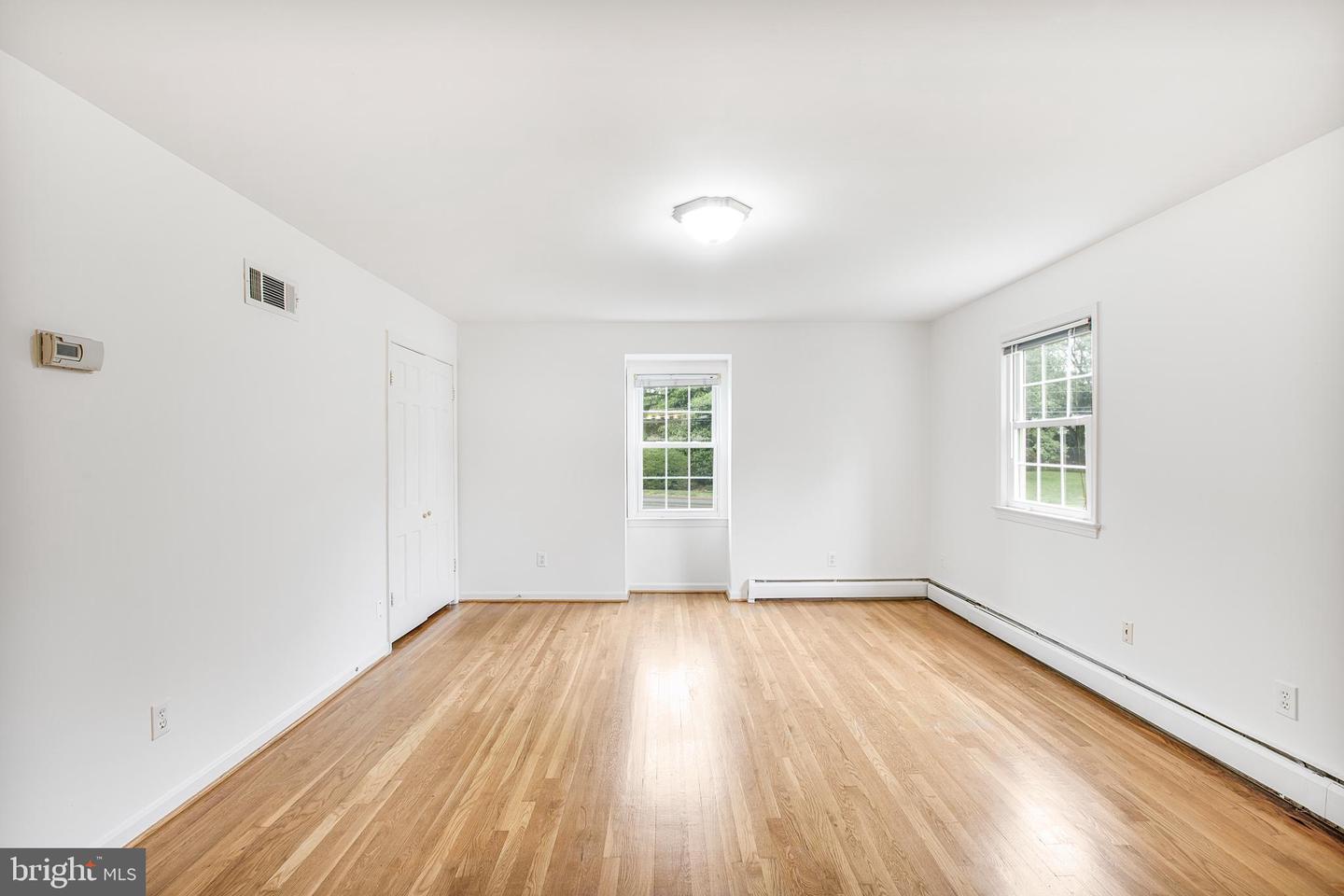 8007 LEWINSVILLE RD, MCLEAN, Virginia 22102, 4 Bedrooms Bedrooms, ,3 BathroomsBathrooms,Residential,For sale,8007 LEWINSVILLE RD,VAFX2243408 MLS # VAFX2243408