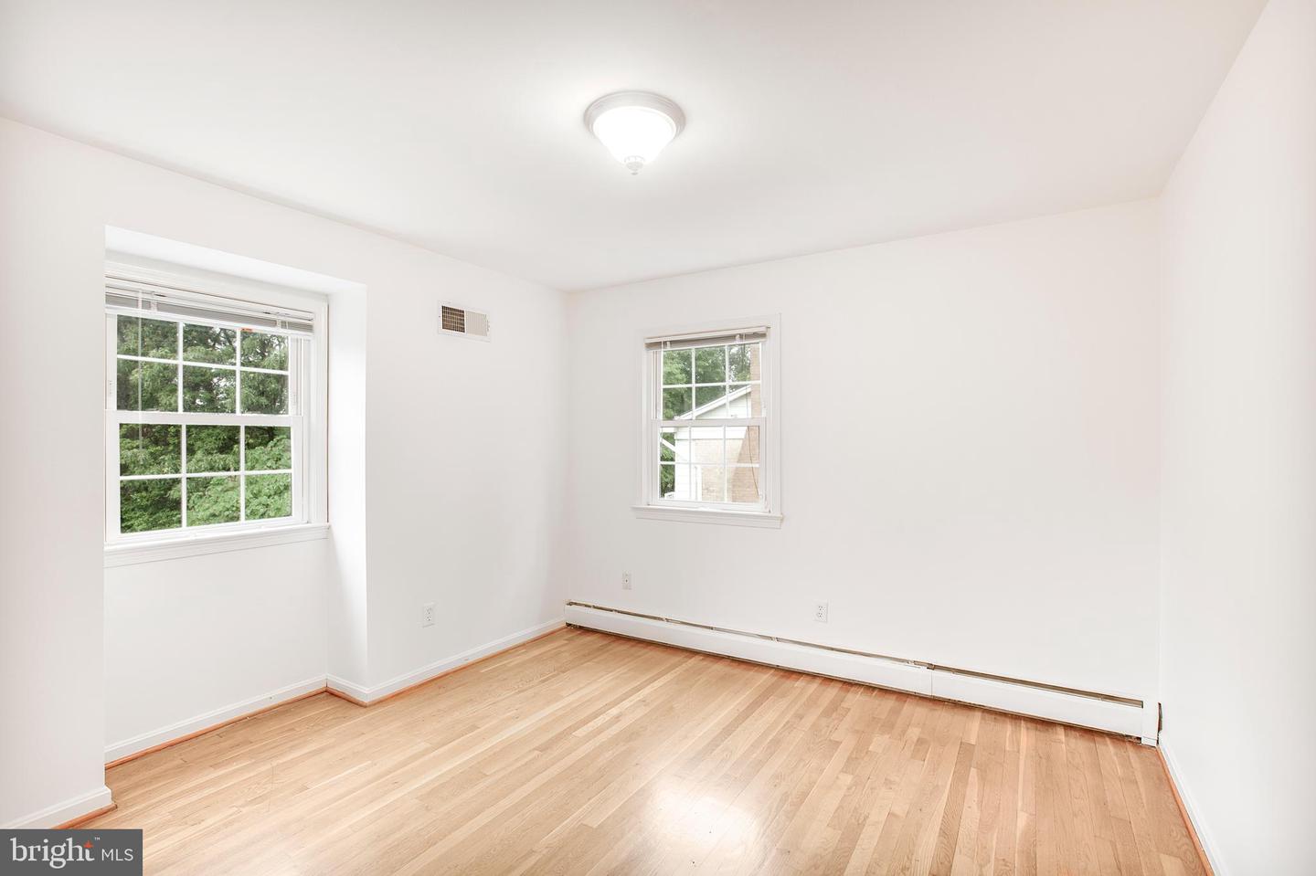 8007 LEWINSVILLE RD, MCLEAN, Virginia 22102, 4 Bedrooms Bedrooms, ,3 BathroomsBathrooms,Residential,For sale,8007 LEWINSVILLE RD,VAFX2243408 MLS # VAFX2243408