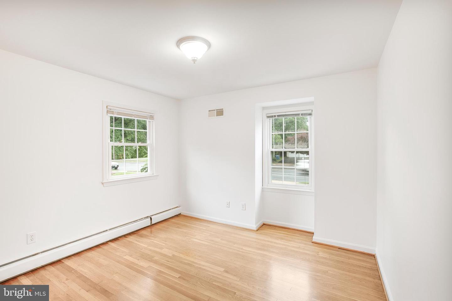 8007 LEWINSVILLE RD, MCLEAN, Virginia 22102, 4 Bedrooms Bedrooms, ,3 BathroomsBathrooms,Residential,For sale,8007 LEWINSVILLE RD,VAFX2243408 MLS # VAFX2243408
