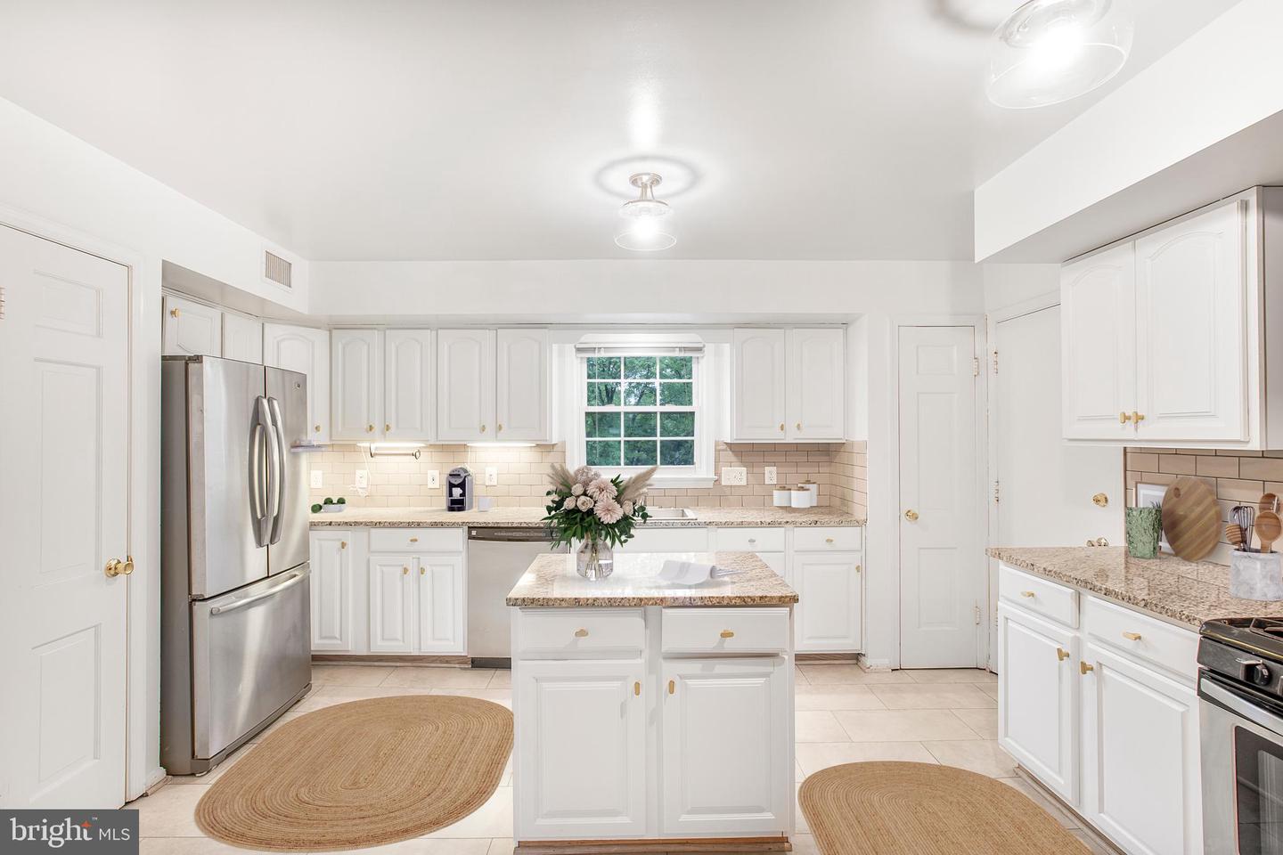 8007 LEWINSVILLE RD, MCLEAN, Virginia 22102, 4 Bedrooms Bedrooms, ,3 BathroomsBathrooms,Residential,For sale,8007 LEWINSVILLE RD,VAFX2243408 MLS # VAFX2243408