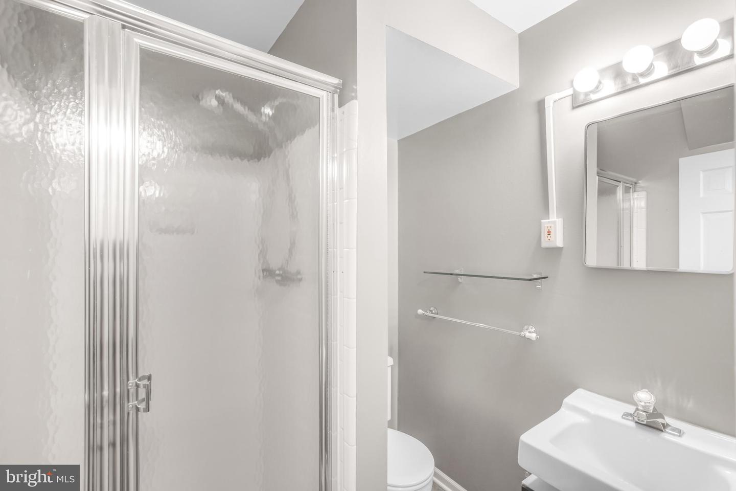 8007 LEWINSVILLE RD, MCLEAN, Virginia 22102, 4 Bedrooms Bedrooms, ,3 BathroomsBathrooms,Residential,For sale,8007 LEWINSVILLE RD,VAFX2243408 MLS # VAFX2243408