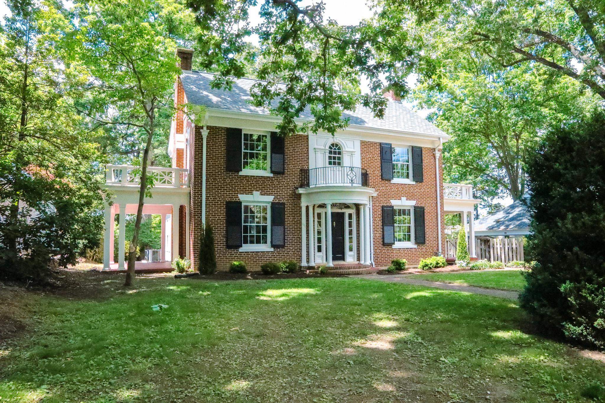 645 CHERRY AVE, WAYNESBORO, Virginia 22980, 3 Bedrooms Bedrooms, ,2 BathroomsBathrooms,Residential,645 CHERRY AVE,665001 MLS # 665001