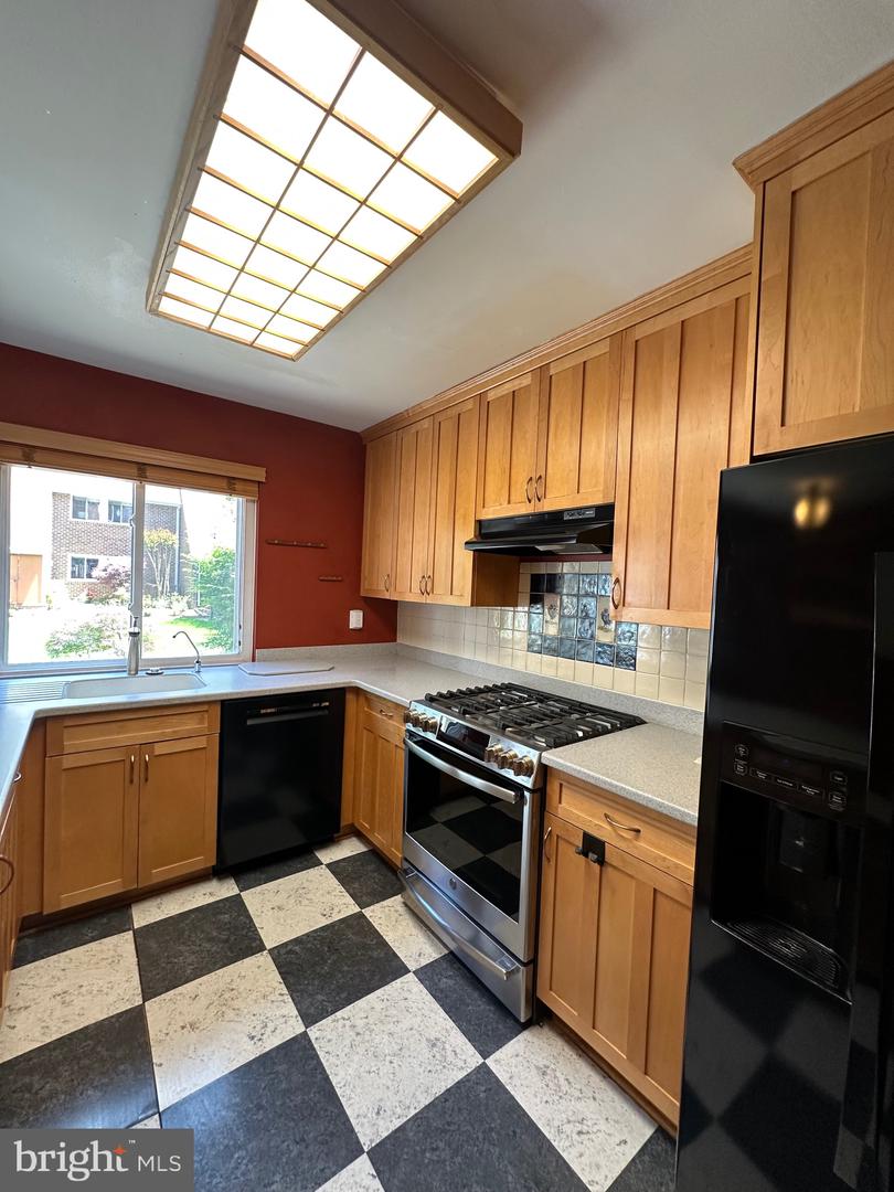 11152 FOREST EDGE DR, RESTON, Virginia 20190, 3 Bedrooms Bedrooms, ,2 BathroomsBathrooms,Residential,For sale,11152 FOREST EDGE DR,VAFX2215544 MLS # VAFX2215544