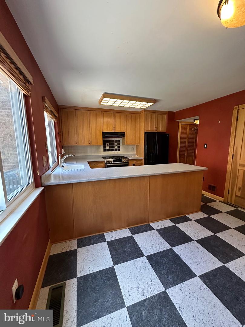 11152 FOREST EDGE DR, RESTON, Virginia 20190, 3 Bedrooms Bedrooms, ,2 BathroomsBathrooms,Residential,For sale,11152 FOREST EDGE DR,VAFX2215544 MLS # VAFX2215544