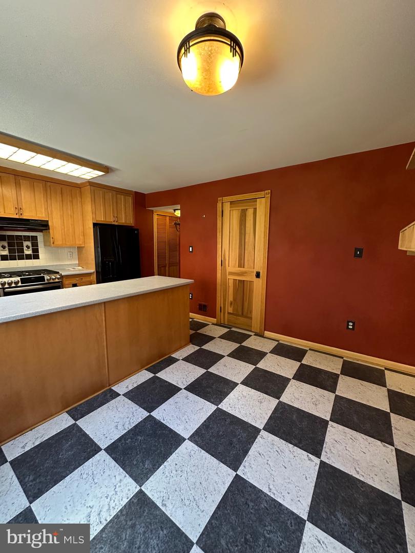 11152 FOREST EDGE DR, RESTON, Virginia 20190, 3 Bedrooms Bedrooms, ,2 BathroomsBathrooms,Residential,For sale,11152 FOREST EDGE DR,VAFX2215544 MLS # VAFX2215544