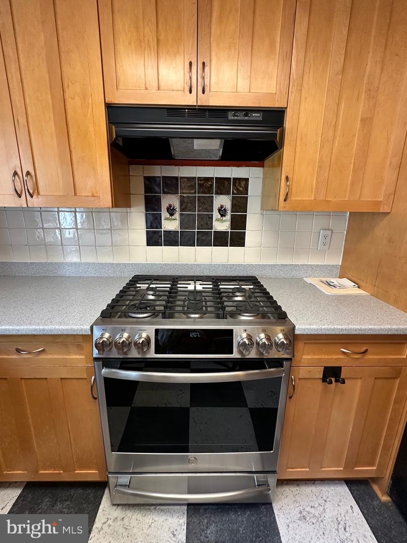 11152 FOREST EDGE DR, RESTON, Virginia 20190, 3 Bedrooms Bedrooms, ,2 BathroomsBathrooms,Residential,For sale,11152 FOREST EDGE DR,VAFX2215544 MLS # VAFX2215544