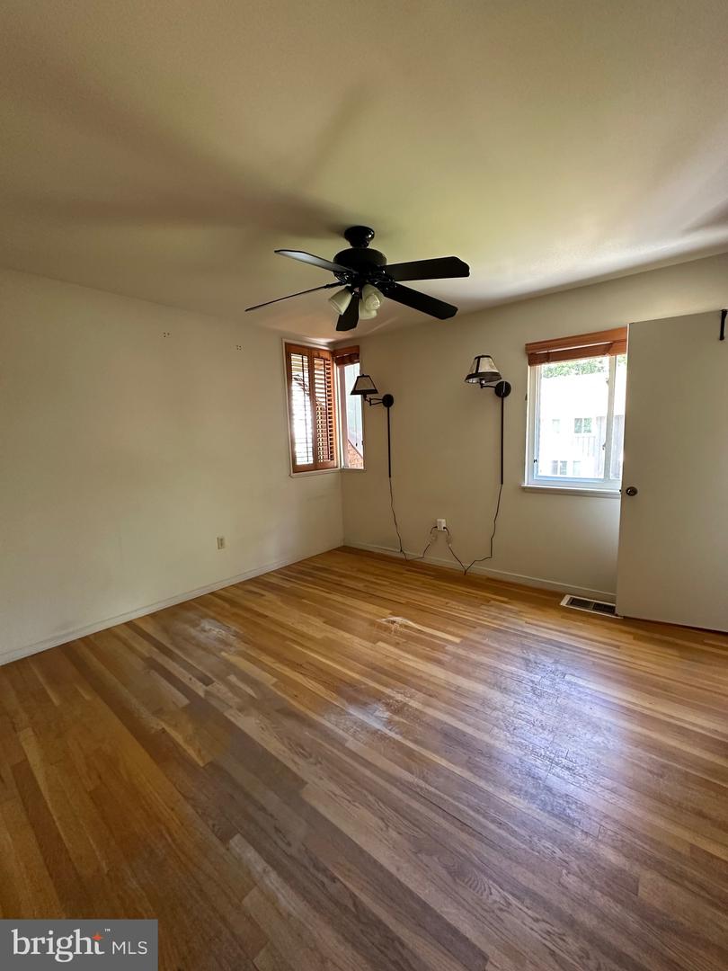 11152 FOREST EDGE DR, RESTON, Virginia 20190, 3 Bedrooms Bedrooms, ,2 BathroomsBathrooms,Residential,For sale,11152 FOREST EDGE DR,VAFX2215544 MLS # VAFX2215544