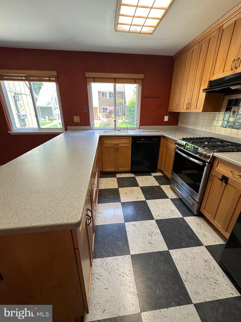 11152 FOREST EDGE DR, RESTON, Virginia 20190, 3 Bedrooms Bedrooms, ,2 BathroomsBathrooms,Residential,For sale,11152 FOREST EDGE DR,VAFX2215544 MLS # VAFX2215544