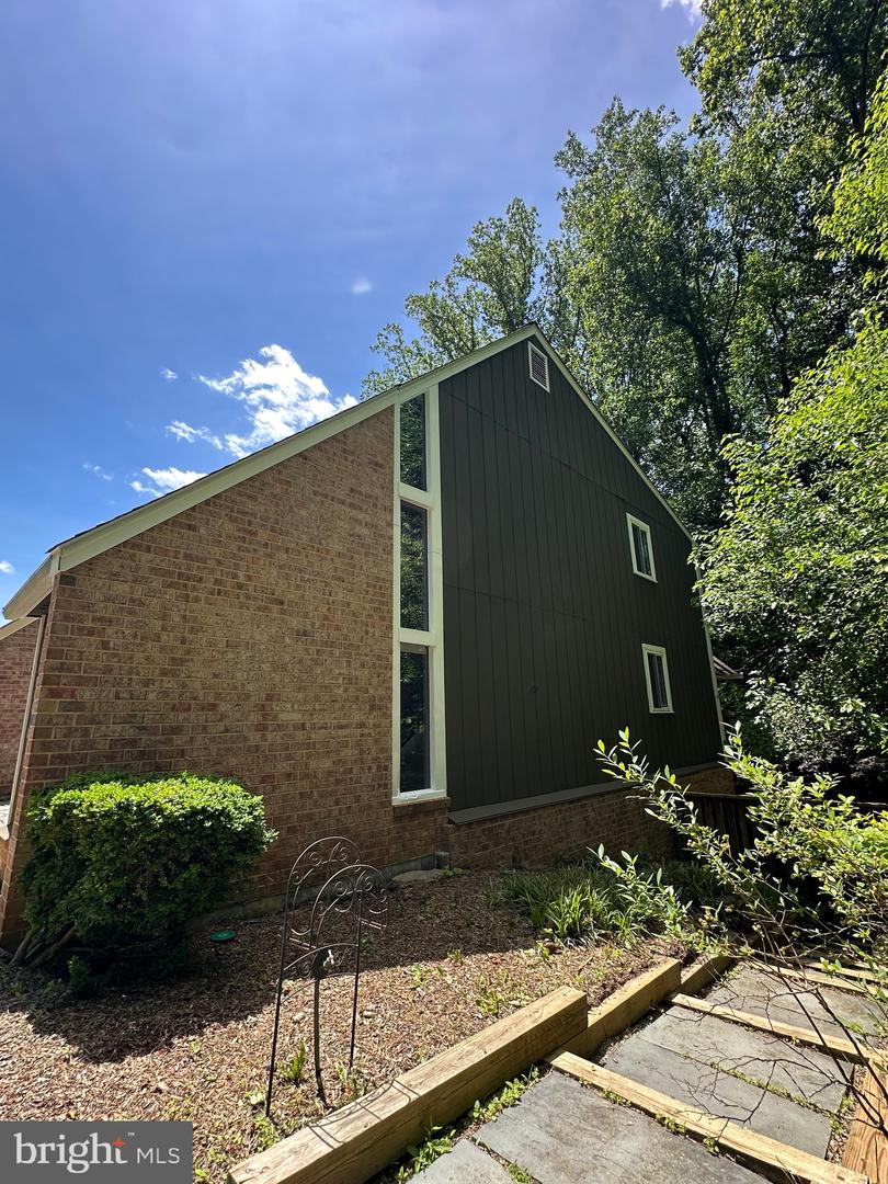 11152 FOREST EDGE DR, RESTON, Virginia 20190, 3 Bedrooms Bedrooms, ,2 BathroomsBathrooms,Residential,For sale,11152 FOREST EDGE DR,VAFX2215544 MLS # VAFX2215544