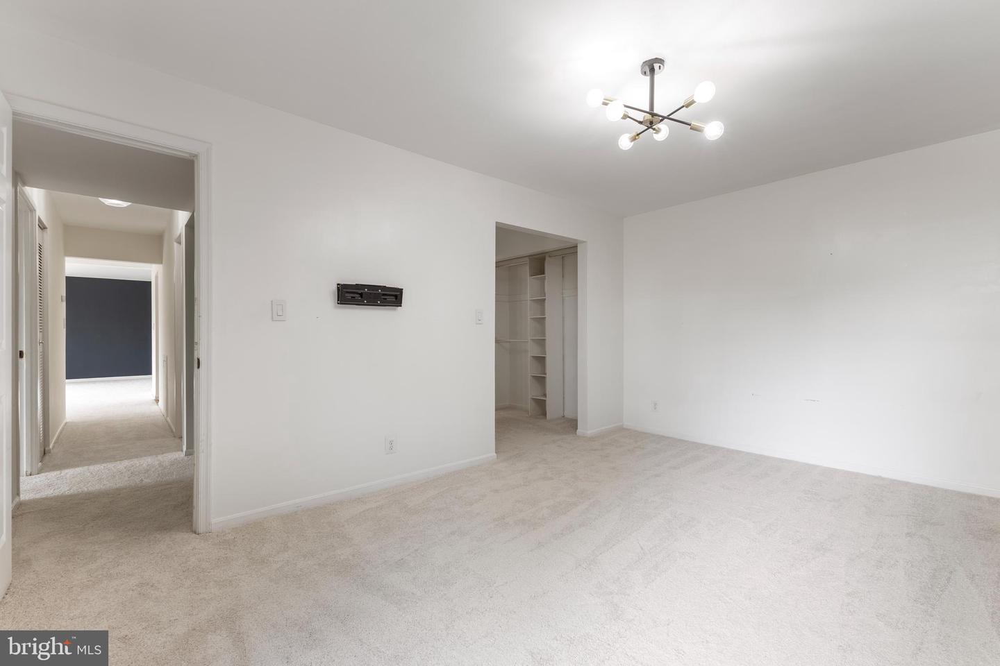 7804 DASSETT CT #202, ANNANDALE, Virginia 22003, 2 Bedrooms Bedrooms, ,2 BathroomsBathrooms,Residential,For sale,7804 DASSETT CT #202,VAFX2234146 MLS # VAFX2234146