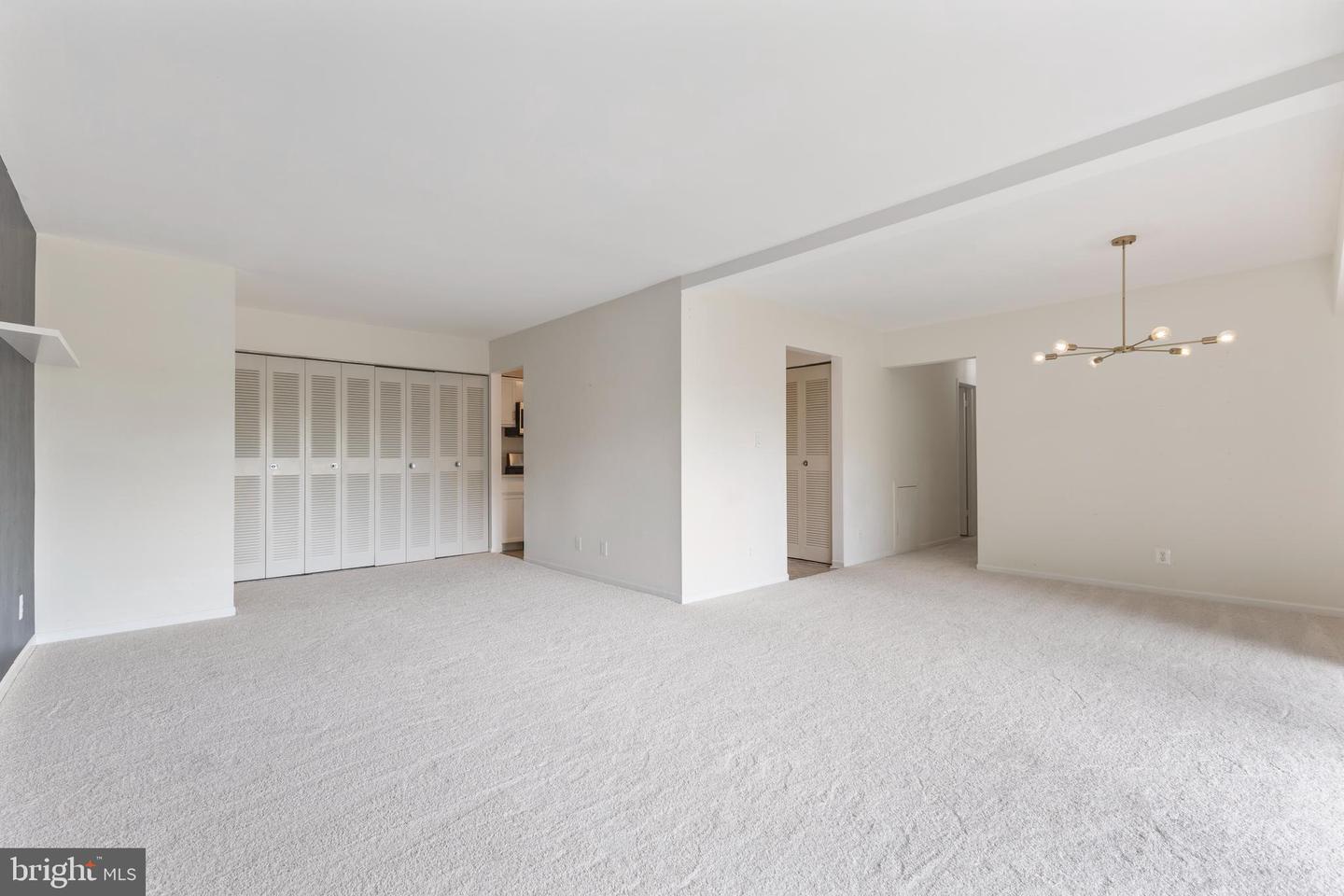 7804 DASSETT CT #202, ANNANDALE, Virginia 22003, 2 Bedrooms Bedrooms, ,2 BathroomsBathrooms,Residential,For sale,7804 DASSETT CT #202,VAFX2234146 MLS # VAFX2234146