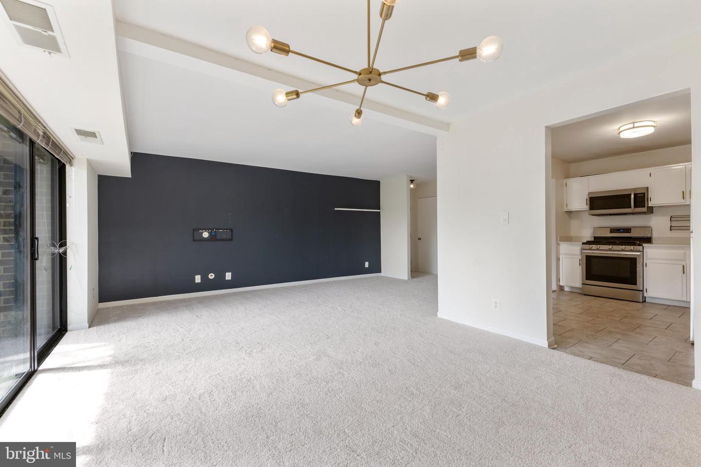7804 DASSETT CT #202, ANNANDALE, Virginia 22003, 2 Bedrooms Bedrooms, ,2 BathroomsBathrooms,Residential,For sale,7804 DASSETT CT #202,VAFX2234146 MLS # VAFX2234146