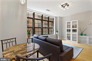 1111 25TH ST NW #401, WASHINGTON, District Of Columbia 20037, 1 Bedroom Bedrooms, ,1 BathroomBathrooms,Residential,For sale,1111 25TH ST NW #401,DCDC2200510 MLS # DCDC2200510