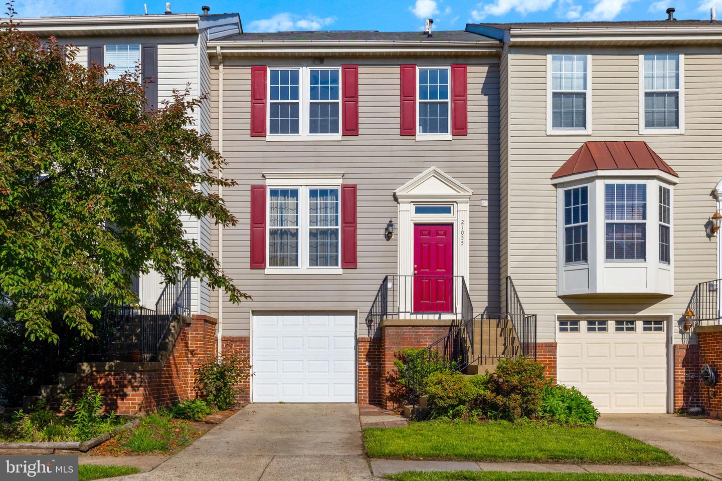 21055 CORNERPOST SQ, ASHBURN, Virginia 20147, 3 Bedrooms Bedrooms, ,2 BathroomsBathrooms,Residential,For sale,21055 CORNERPOST SQ,VALO2097826 MLS # VALO2097826