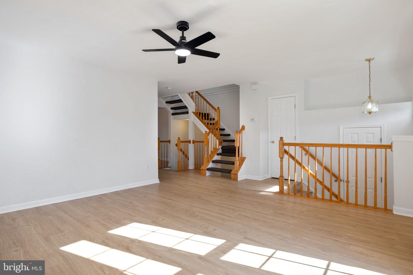 21055 CORNERPOST SQ, ASHBURN, Virginia 20147, 3 Bedrooms Bedrooms, ,2 BathroomsBathrooms,Residential,For sale,21055 CORNERPOST SQ,VALO2097826 MLS # VALO2097826