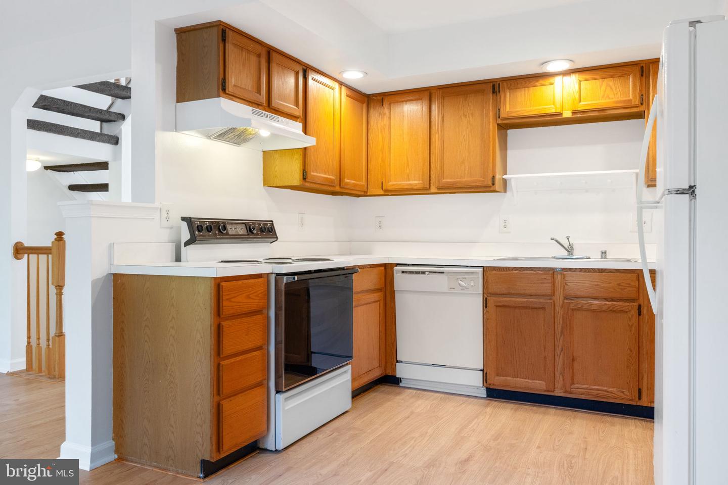 21055 CORNERPOST SQ, ASHBURN, Virginia 20147, 3 Bedrooms Bedrooms, ,2 BathroomsBathrooms,Residential,For sale,21055 CORNERPOST SQ,VALO2097826 MLS # VALO2097826