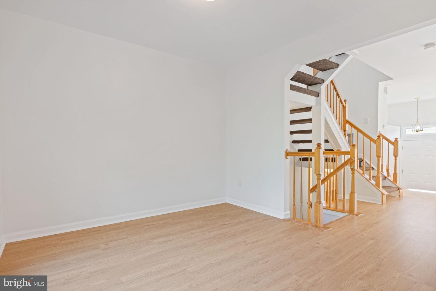 21055 CORNERPOST SQ, ASHBURN, Virginia 20147, 3 Bedrooms Bedrooms, ,2 BathroomsBathrooms,Residential,For sale,21055 CORNERPOST SQ,VALO2097826 MLS # VALO2097826