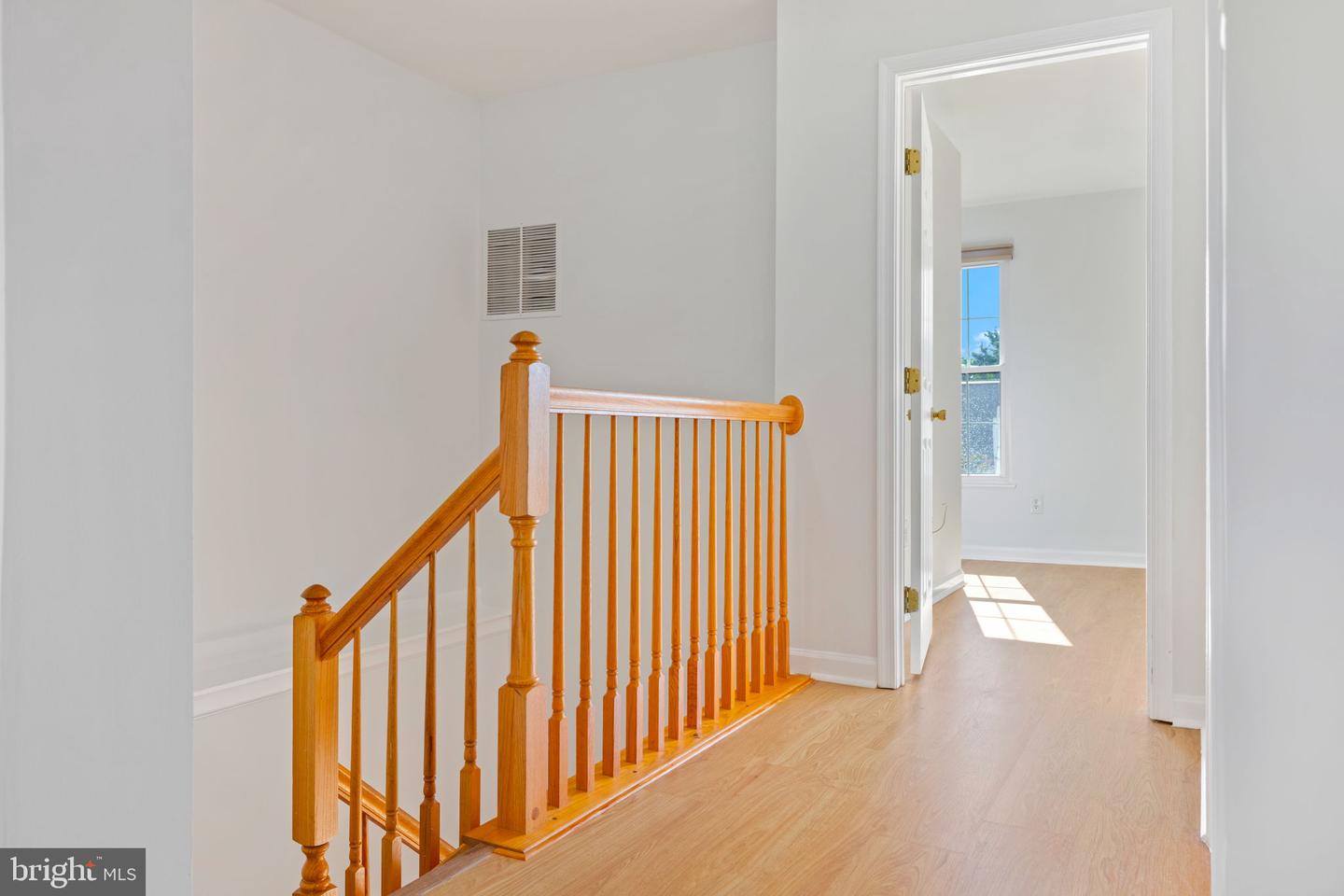21055 CORNERPOST SQ, ASHBURN, Virginia 20147, 3 Bedrooms Bedrooms, ,2 BathroomsBathrooms,Residential,For sale,21055 CORNERPOST SQ,VALO2097826 MLS # VALO2097826