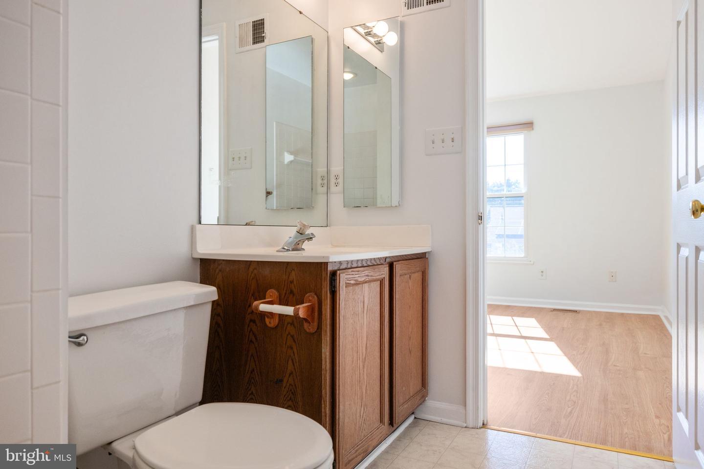 21055 CORNERPOST SQ, ASHBURN, Virginia 20147, 3 Bedrooms Bedrooms, ,2 BathroomsBathrooms,Residential,For sale,21055 CORNERPOST SQ,VALO2097826 MLS # VALO2097826