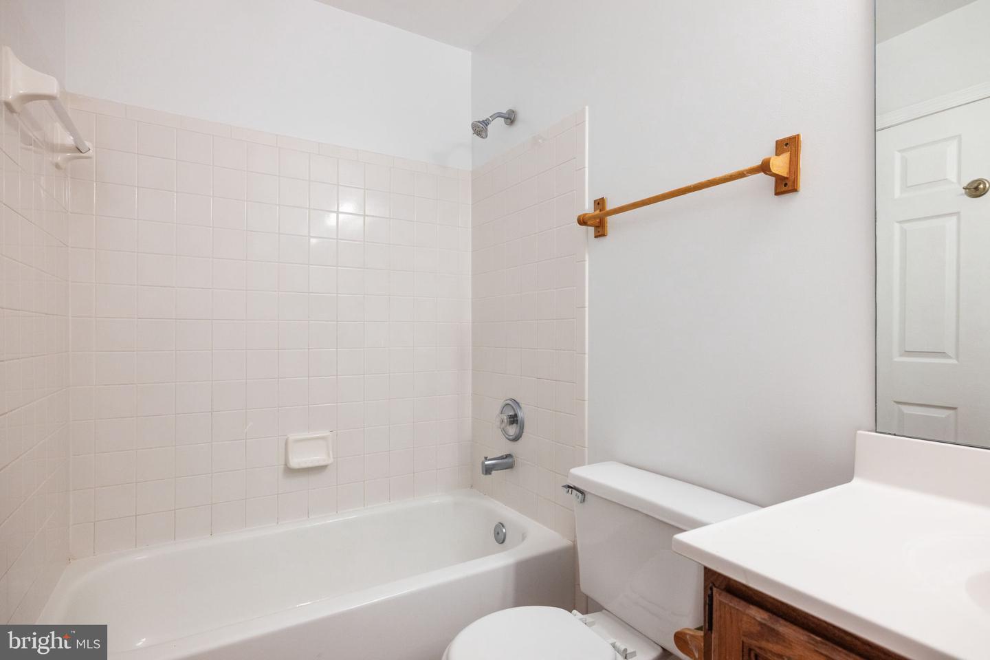 21055 CORNERPOST SQ, ASHBURN, Virginia 20147, 3 Bedrooms Bedrooms, ,2 BathroomsBathrooms,Residential,For sale,21055 CORNERPOST SQ,VALO2097826 MLS # VALO2097826