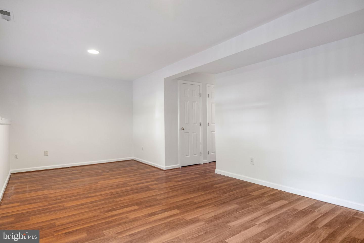 21055 CORNERPOST SQ, ASHBURN, Virginia 20147, 3 Bedrooms Bedrooms, ,2 BathroomsBathrooms,Residential,For sale,21055 CORNERPOST SQ,VALO2097826 MLS # VALO2097826