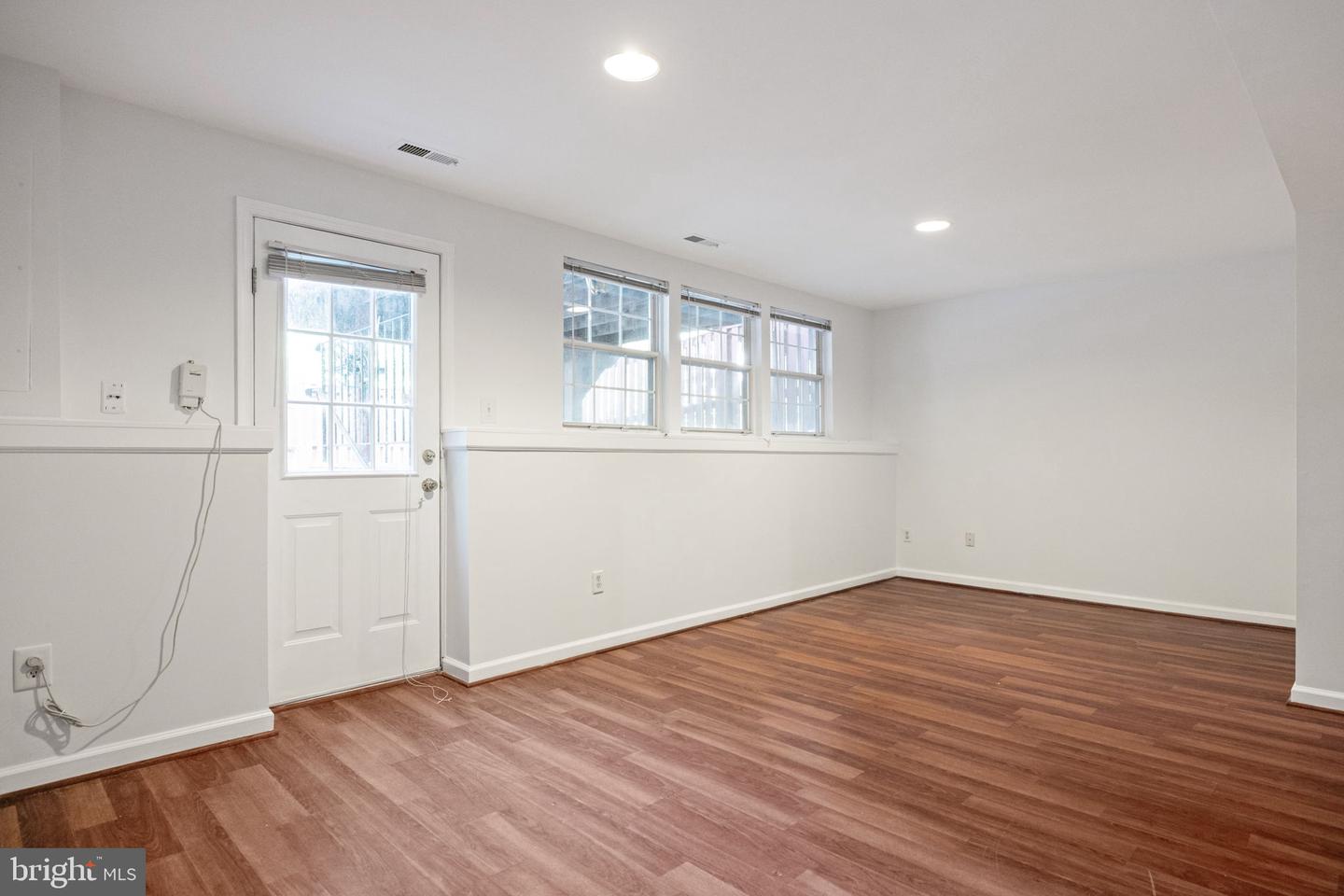 21055 CORNERPOST SQ, ASHBURN, Virginia 20147, 3 Bedrooms Bedrooms, ,2 BathroomsBathrooms,Residential,For sale,21055 CORNERPOST SQ,VALO2097826 MLS # VALO2097826