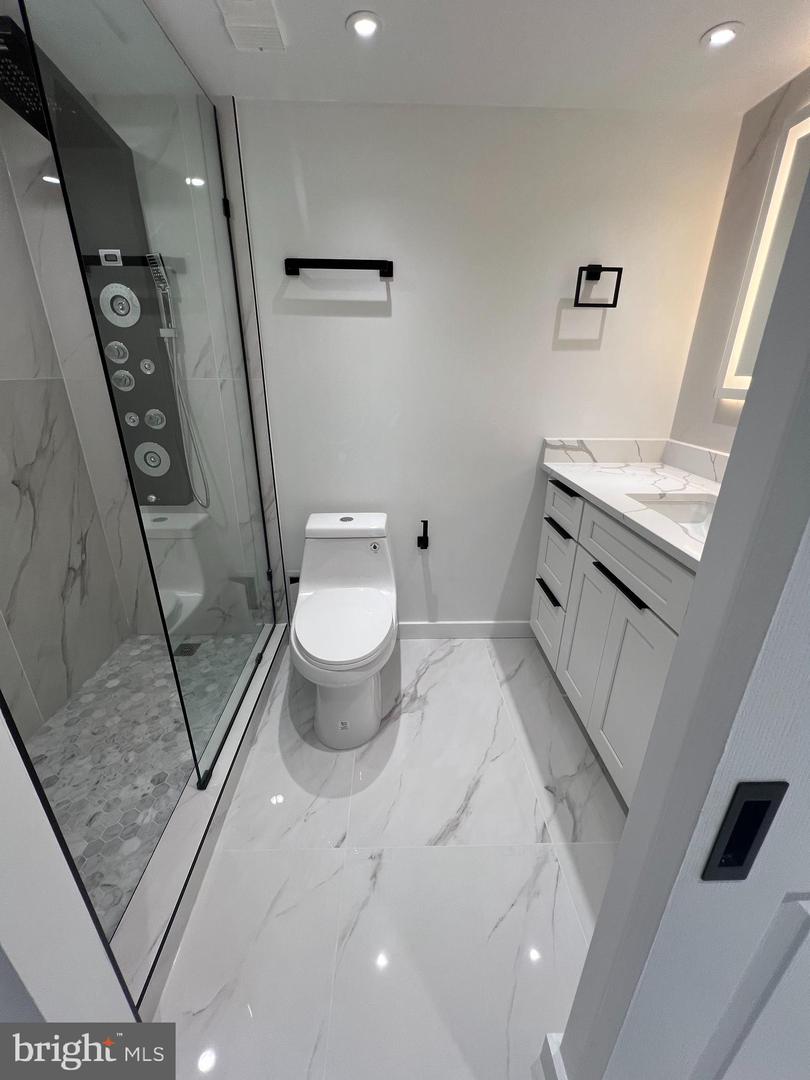 307 YOAKUM PKWY #1801, ALEXANDRIA, Virginia 22304, 1 Bedroom Bedrooms, 4 Rooms Rooms,1 BathroomBathrooms,Residential,For sale,307 YOAKUM PKWY #1801,VAAX2045748 MLS # VAAX2045748