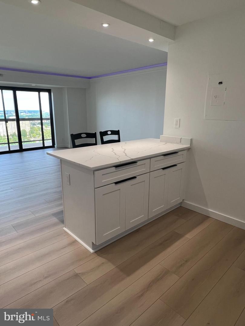 307 YOAKUM PKWY #1801, ALEXANDRIA, Virginia 22304, 1 Bedroom Bedrooms, 4 Rooms Rooms,1 BathroomBathrooms,Residential,For sale,307 YOAKUM PKWY #1801,VAAX2045748 MLS # VAAX2045748
