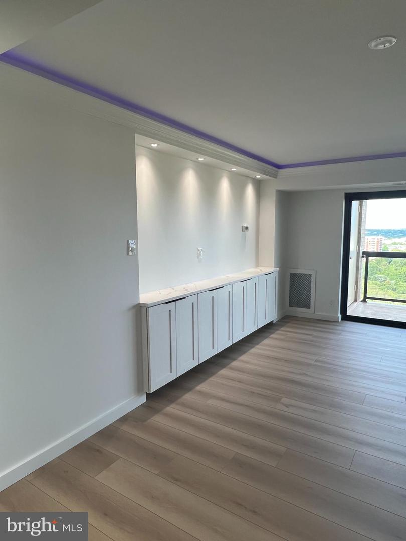 307 YOAKUM PKWY #1801, ALEXANDRIA, Virginia 22304, 1 Bedroom Bedrooms, 4 Rooms Rooms,1 BathroomBathrooms,Residential,For sale,307 YOAKUM PKWY #1801,VAAX2045748 MLS # VAAX2045748