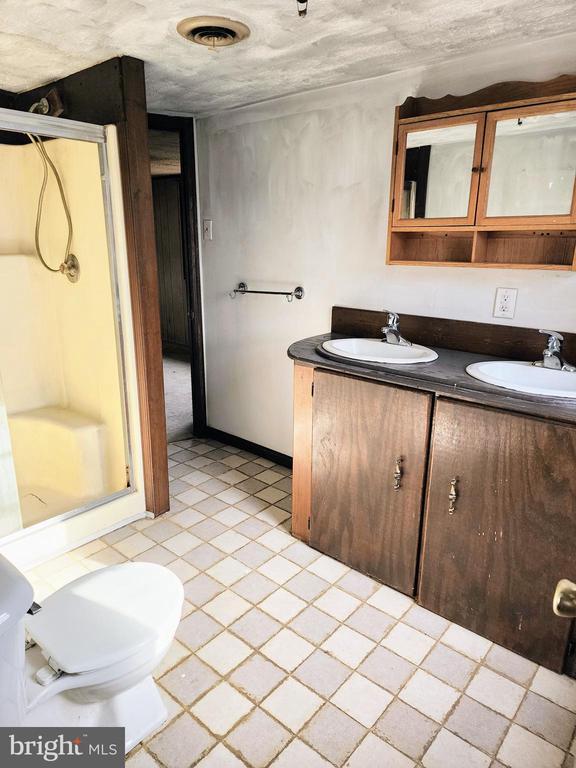 354 CARPENTER LN, MINERAL, Virginia 23117, 4 Bedrooms Bedrooms, ,3 BathroomsBathrooms,Residential,354 CARPENTER LN,VALA2007140 MLS # VALA2007140